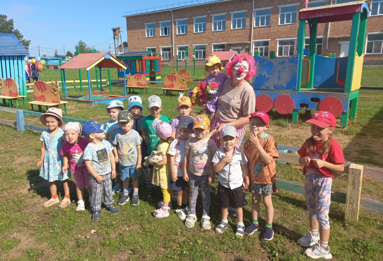День клоуна День клоуна.